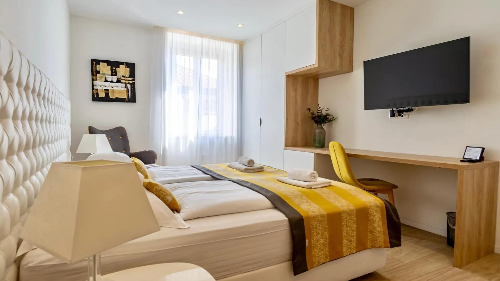 Apartments & Rooms Graso