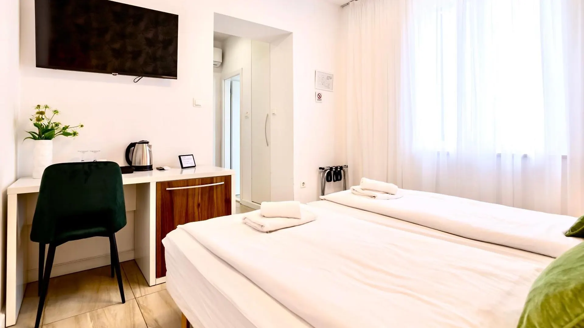 Apartments & Rooms Graso  Split