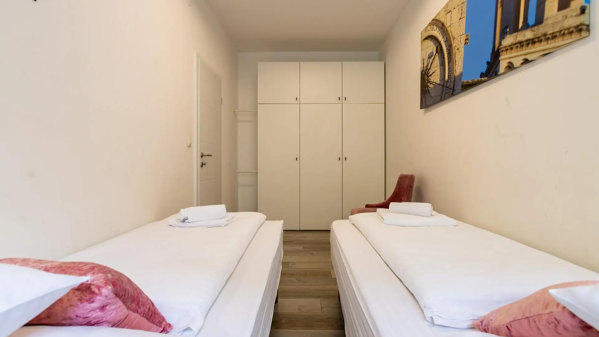 Apartments & Rooms Graso  Split