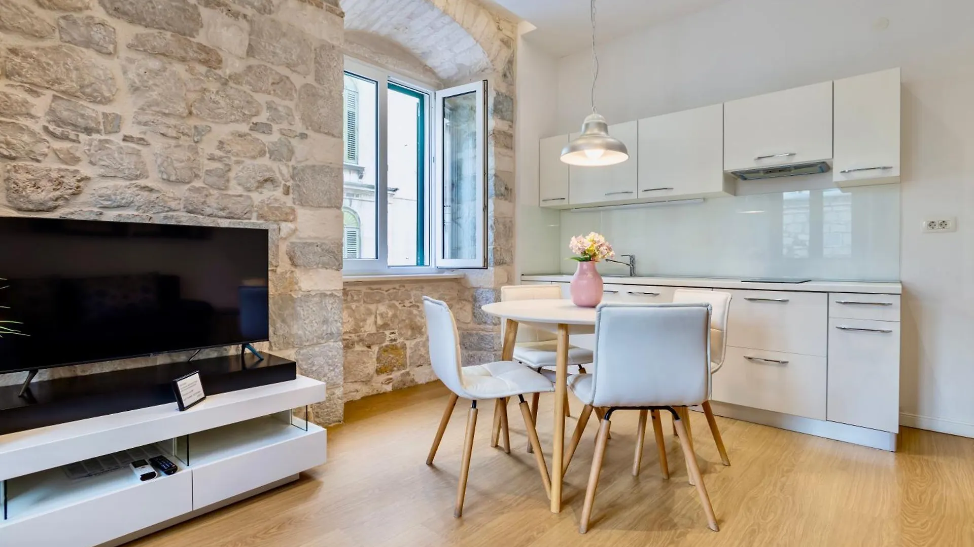 Apartments & Rooms Graso
