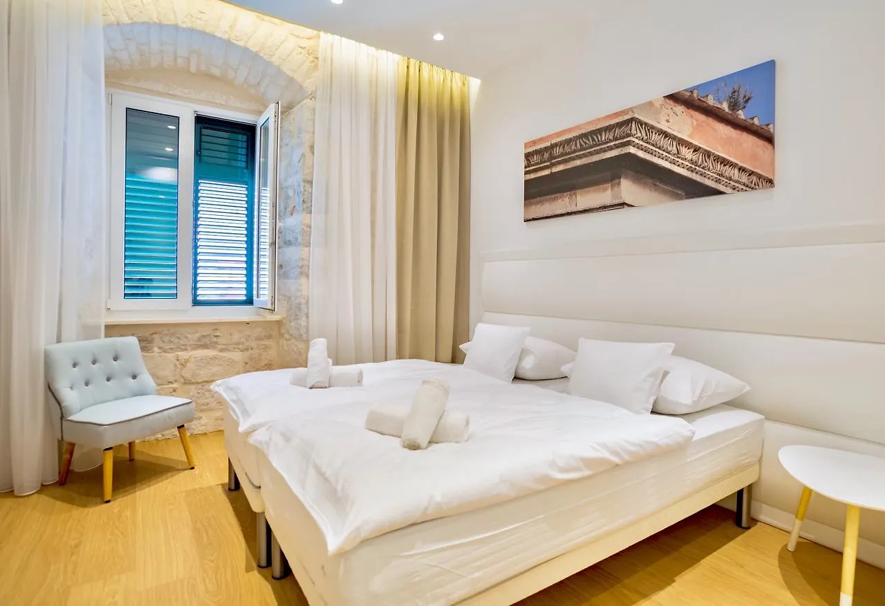 Apartments & Rooms Graso