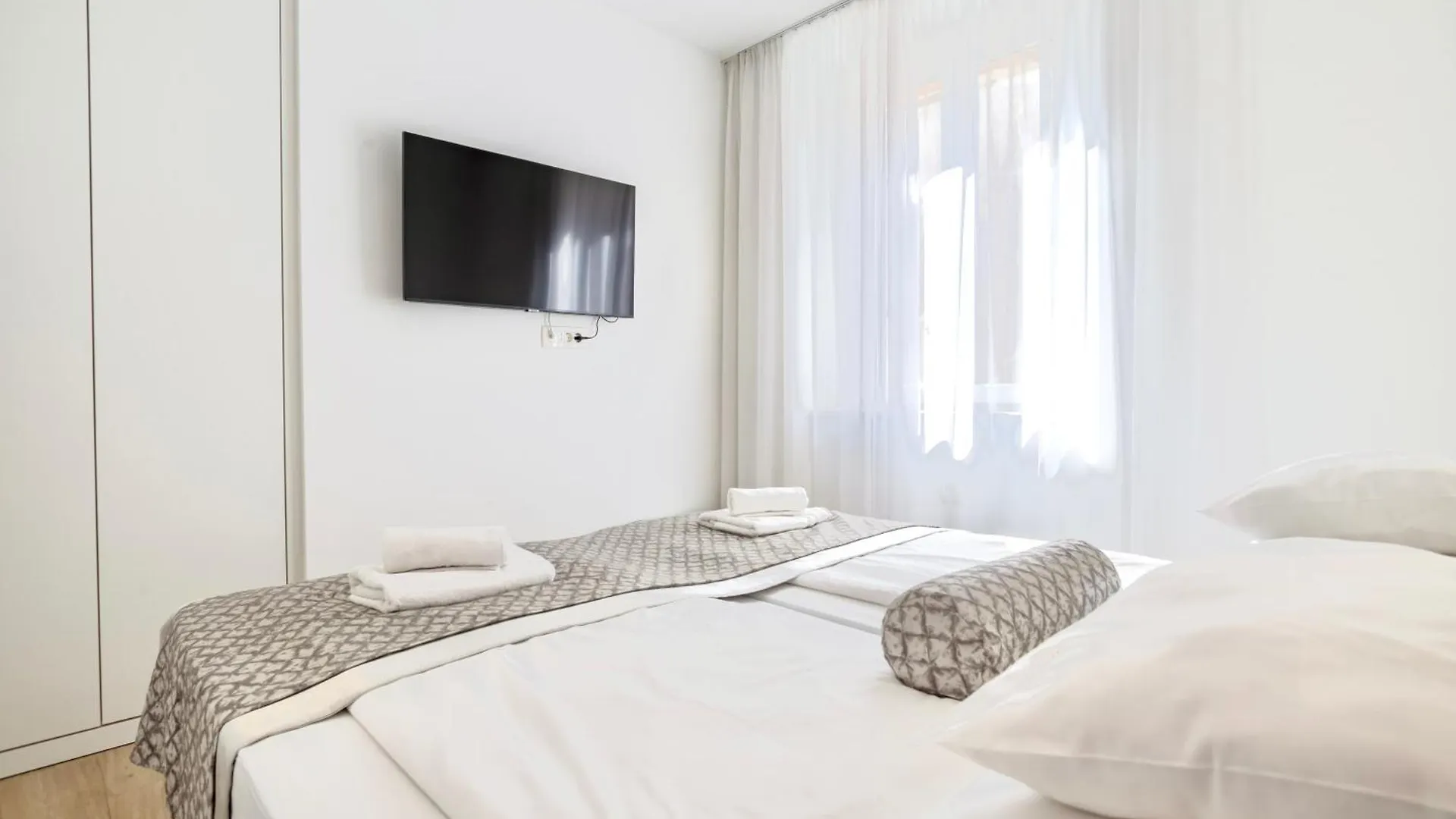 Apartments & Rooms Graso Split