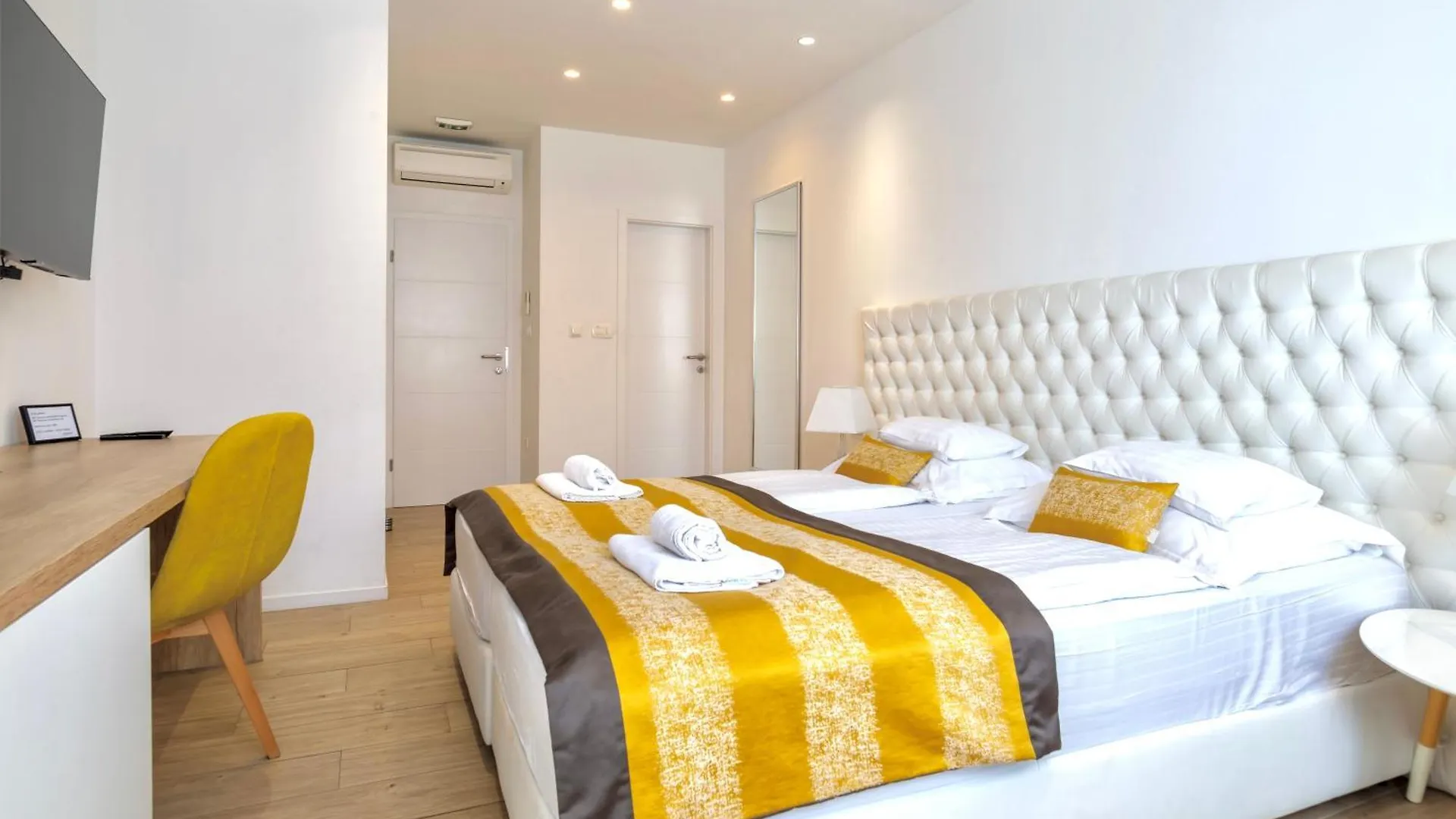 Apartments & Rooms Graso Split 0*,