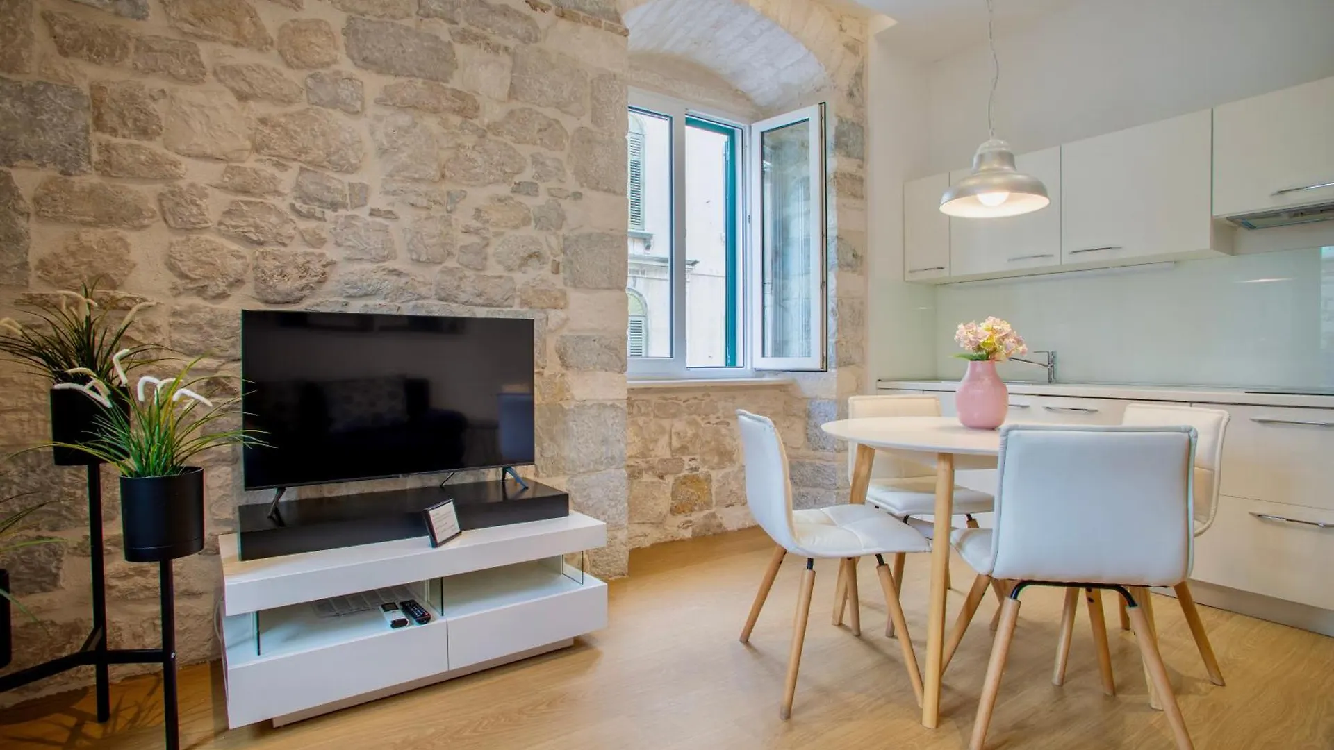 Apartments & Rooms Graso Split