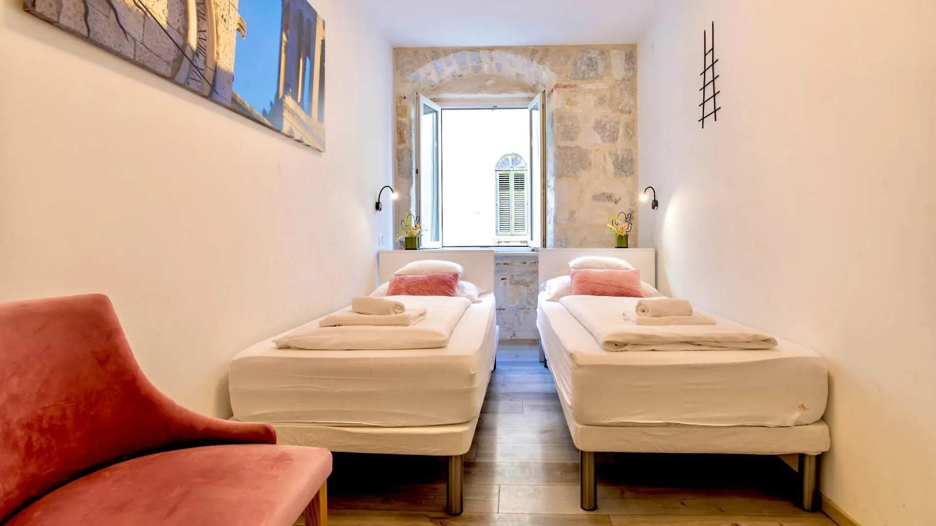 Apartments & Rooms Graso Split 0*,  Croacia